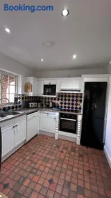 The Coach House WPH, Epping - Image 4