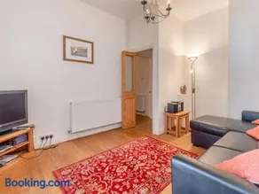 2 Bed in Tenby oc-fb025 - Image 3