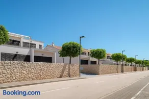 Sunny Resort apartment 1042 - Image 4