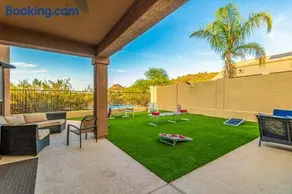 Luxury Cul-De-Sac Home With Heated Pool & 5BR - Image 3