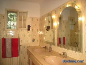 vacation home with private swimming-pool and a nice view on the luberon mountain, located in merindol, 8 persons - Image 3