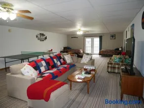 PineRidge Country Retreat with In ground Pool and Hot Tub - Image 4