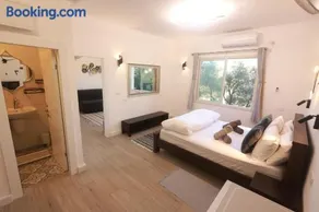 הבית ליד הבוסתן - Image 3