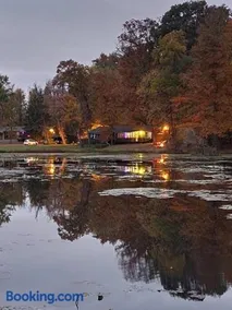 Turkey Trot, Cabin Getaway on Lake w/ Hot Tub - Image 2