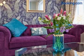 The Granville - Delightful 2-bed Victorian Apartment - Image 1