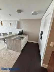 Fancy City View Apartment - Image 4