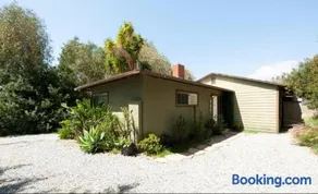 30 PCT OFF! Malibu Serene Cottage with King Bed, Beach, BBQ - Image 1