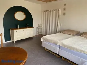 Hollys Bed & Breakfast - Image 2