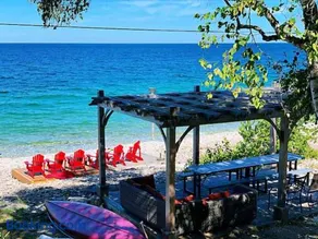 Cobblestone Waterfront cottage 4 Bedrooms, 2 Bathrooms, Sauna at Lion Head - Image 1