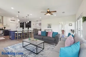 Modern Farmhouse in McDade - Image 1