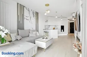 Golden Suite, RIVER&OLD TOWN VIEW, FREE Parking - Image 5