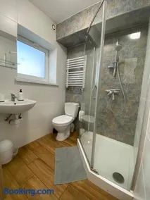 Sisters Rent - Image 4