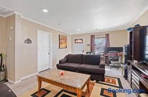 Downtown City Home 2BD 1BA - Image 1