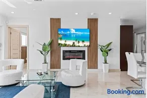 Baby Camellia Modern, Luxurious And Spacious House - Image 3