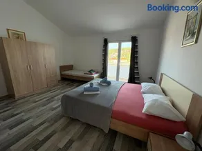 Apartments Peronja Jelsa Seafront - Image 4