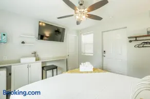 08 The Evans Room - A PMI Scenic City Vacation Rental - Image 4