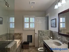 County Peace with Luxurious Amenities - Image 2
