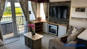 14B Medina Rise Ferry Offers Available - Image 1