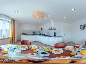 Zwick Apartments - Image 2
