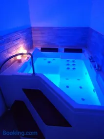 Appartement 70m2 hyper centre avec baignoire balnéo - Image 2