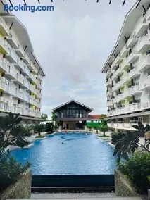 Amani Grand Resort and Residences - Pool View Room 333B Free wifi, netflix, pool and gym house, 3mins to Mactan Cebu International Airport - Image 3