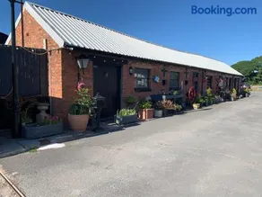 Dolafon Farm Stay - Image 2