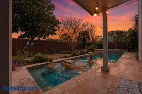 Gorgeous 6BR 3 5 Bth Home with Pool and Game Room - Image 2