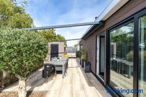 Welcome in - Beachhouse Renesse 2645 aan de duinen - Camping Julianahoeve - Image 2