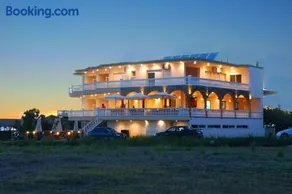 Esperanza Hotel - Image 1