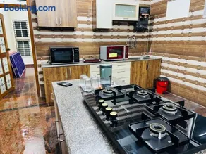 LUXE Penthouse 4BHK with Swimming pool - Image 3