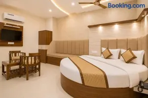 Hotel Meridia Inn Near PEC College & PGI - Image 1