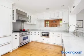 Summerset Villa by Rove Travel - Home with Pool & Hot Tub - Image 3