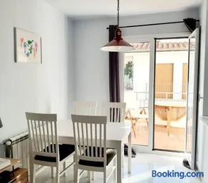 2 bedroom apartment in the old town, close to the beach - Image 4
