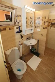Domeček ve dvoře - Image 4