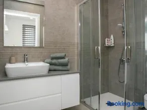 Onero Residence Lovely Apartment - Image 4