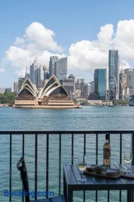 Absolute Waterfront Luxe Opera House and Harbour Bridge Views - Best in Sydney! - Image 1