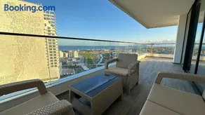 Grand Sapphire Luxury Corner Residence with Spectacular Views and Two Bedrooms by MyGuest Cyprus - Image 4