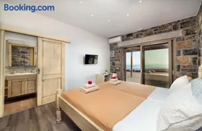 Falcon Villa - Image 2