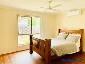 4 bedroom house south Brisbane - Image 5
