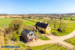 Snow Hall Barn - Image 4