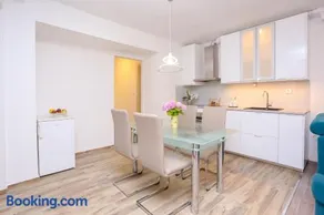 Apartment Dvor - Image 3