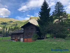 Chalet historique de haut standing - Image 1