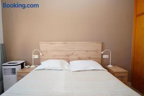 Apartamento para 4 con vistas al mar, Piscina, parking y WiFi - Image 1