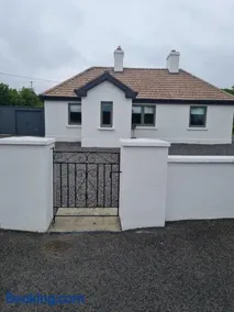 The Little White House - Image 1