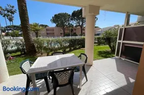 Stay in Golfe-Juan Residence with Pool Garden & Parking - Image 2