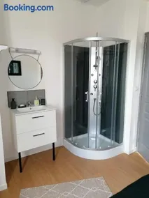 Charmant F2 - Image 2