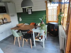 Tiny Botanic House - Image 3