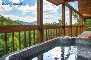 Retreat W Game Room Sleeps 8 Hot Tub Shared Pool - Image 2