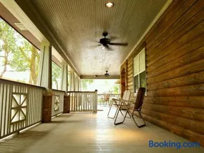 Charming Country Cabin with Self Check In - Image 2