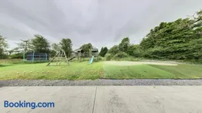 Lakeside retreat - Image 4